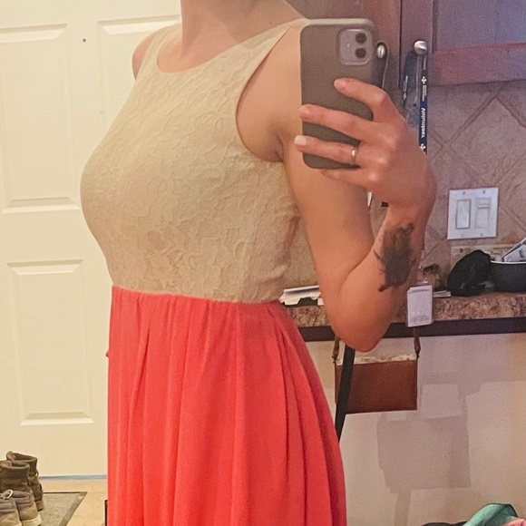 Lace and tool bright short dress - Picture 2 of 4